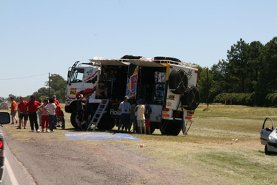 013 Service truck waiting for their team to arrive after the special IMG_7799.jpg